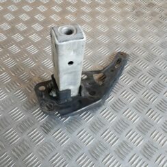 Priekšēja bufera pastiprinātāja kronšteins priekš AUDI A6 AVANT 2006