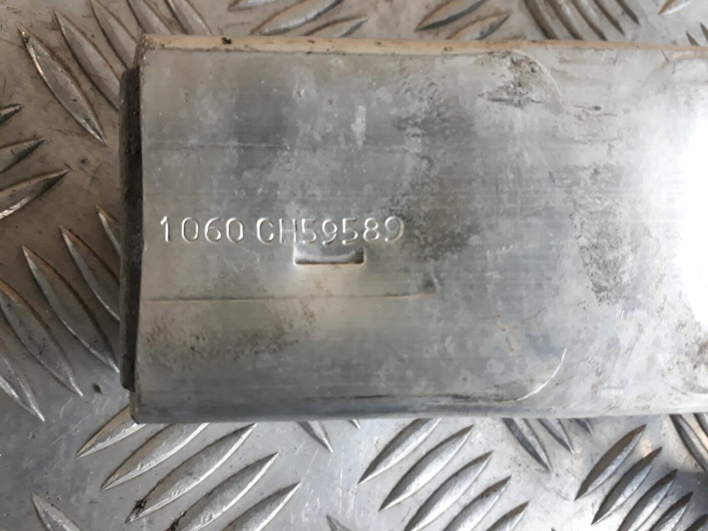 Priekšēja bufera pastiprinātāja kronšteins priekš AUDI A6 AVANT 2006 4 Priekšēja bufera pastiprinātāja kronšteins priekš AUDI A6 AVANT 2006