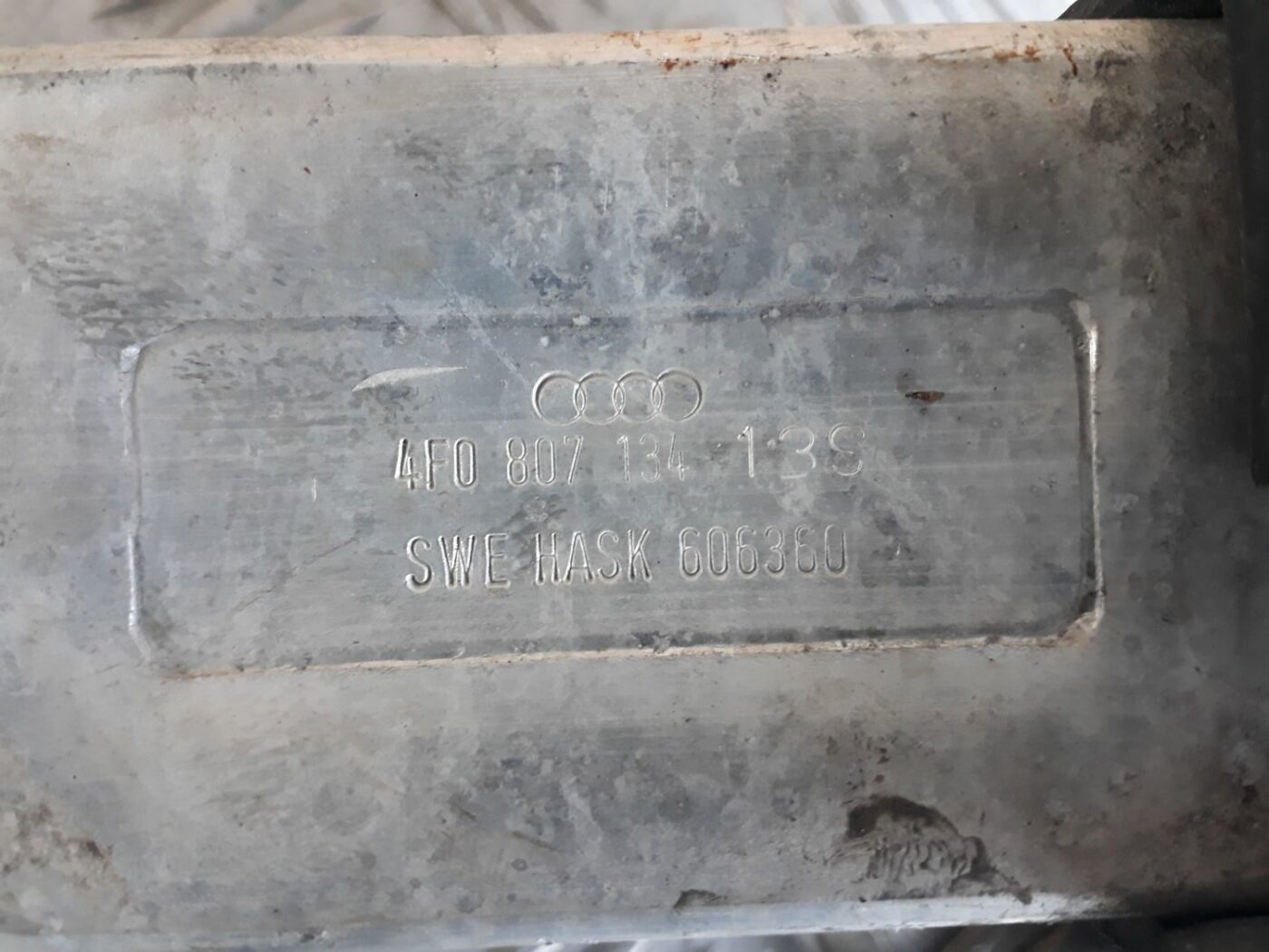 Priekšēja bufera pastiprinātāja kronšteins priekš AUDI A6 AVANT 2006 3 Priekšēja bufera pastiprinātāja kronšteins priekš AUDI A6 AVANT 2006