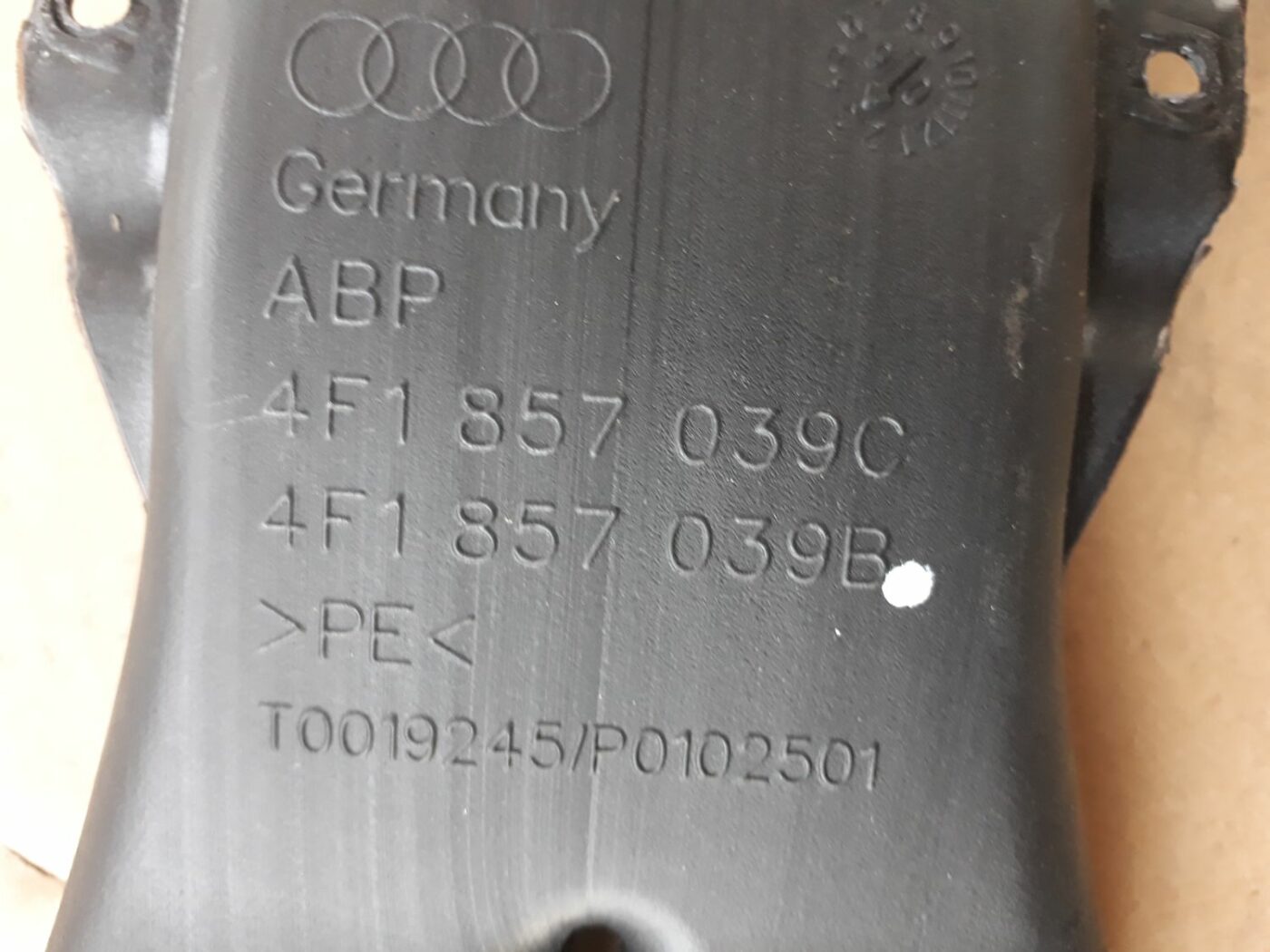 Salona gaisa vads priekš AUDI A6 AVANT 2006 2 Salona gaisa vads priekš AUDI A6 AVANT 2006