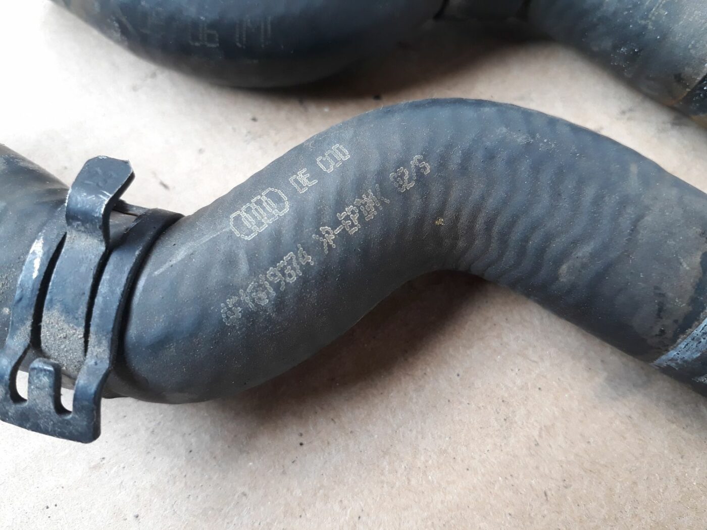 Dzesēšanas caurule priekš AUDI A6 AVANT 2006 2 Dzesēšanas caurule priekš AUDI A6 AVANT 2006