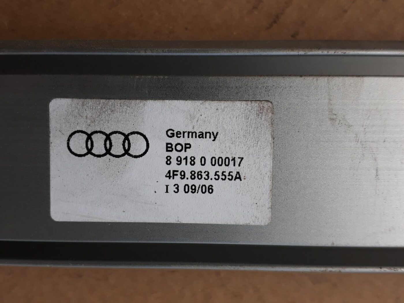 Kravas stirpināšanas reliņi bagažniekā priekš AUDI A6 AVANT 2006