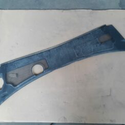 Vējstikla uzlikas (deflektora) režģis priekš AUDI A6 AVANT 2006