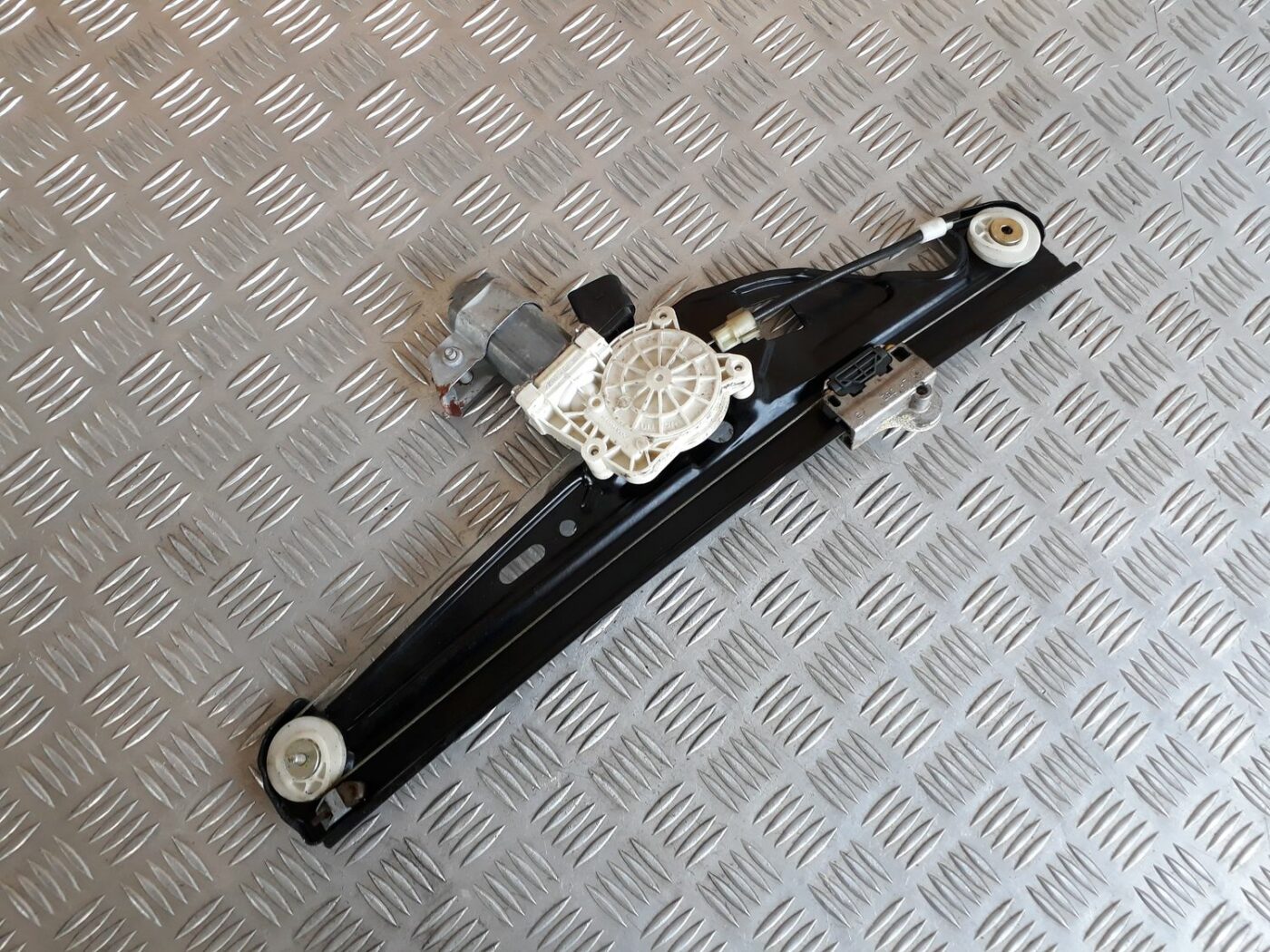 Stikla pacelšanas mehānisms aizmugurējais kreisais priekš BMW 530D E61 2006 TOURING BLUE