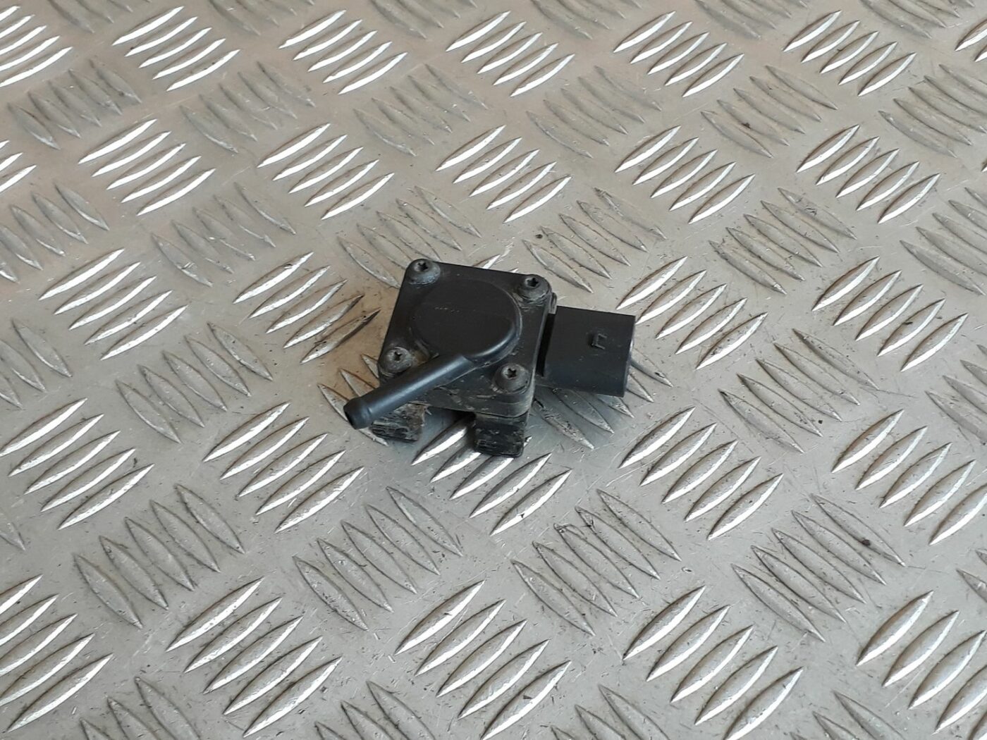 Izplūdes gāzu spiediena sensors priekš BMW 530D E61 2006 TOURING BLUE