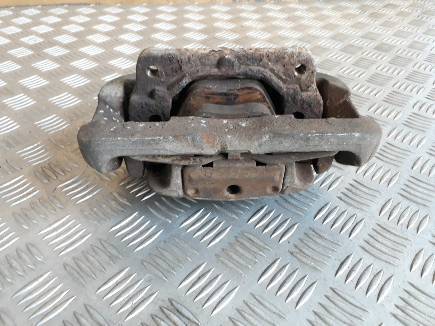 Priekšējais labais suports priekš BMW 530D E61 2006 TOURING BLUE 4 Priekšējais labais suports priekš BMW 530D E61 2006 TOURING BLUE