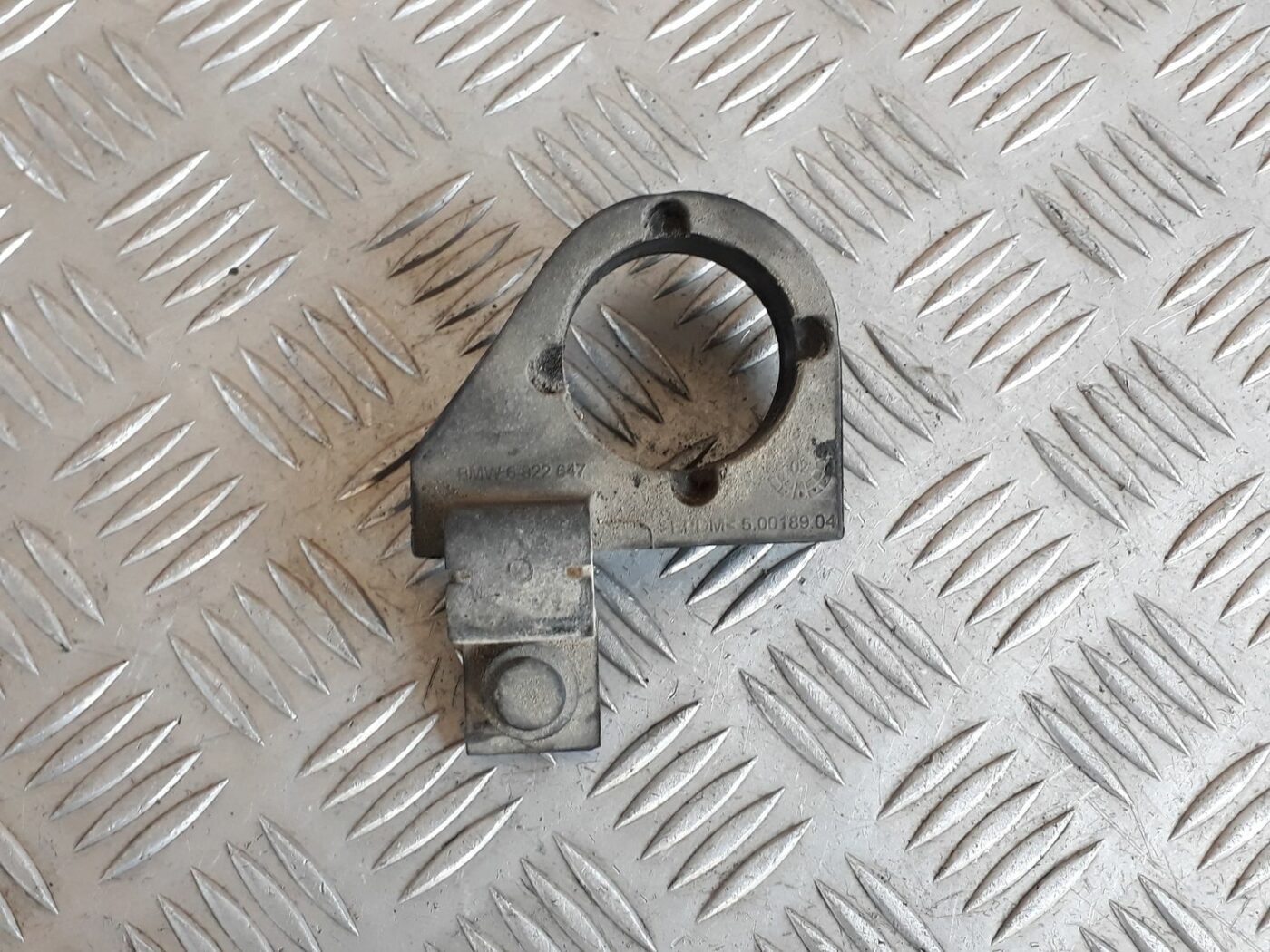 Papildus elektriska ūdens sūkņa kronšteins priekš BMW 530D E61 2006 TOURING BLUE 1 Papildus elektriska ūdens sūkņa kronšteins priekš BMW 530D E61 2006 TOURING BLUE