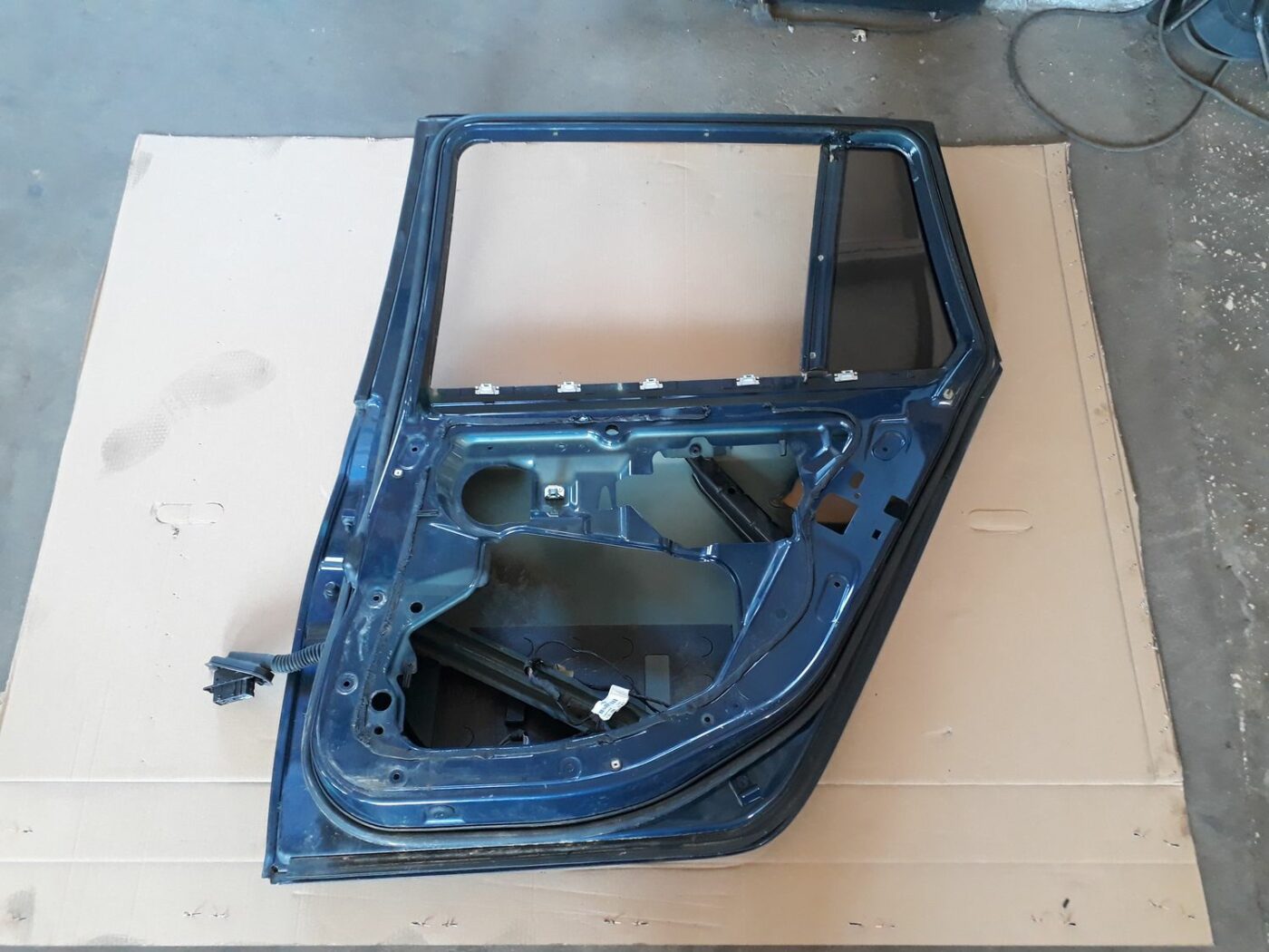 Aizmugurējās labās durvis priekš BMW 530D E61 2006 TOURING BLUE