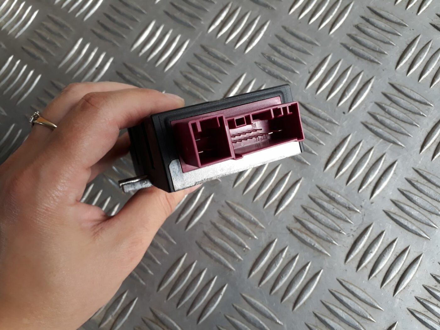 Degvielas sūkņa vadības bloks priekš BMW 530D E61 2006 TOURING BLUE 4 Degvielas sūkņa vadības bloks priekš BMW 530D E61 2006 TOURING BLUE