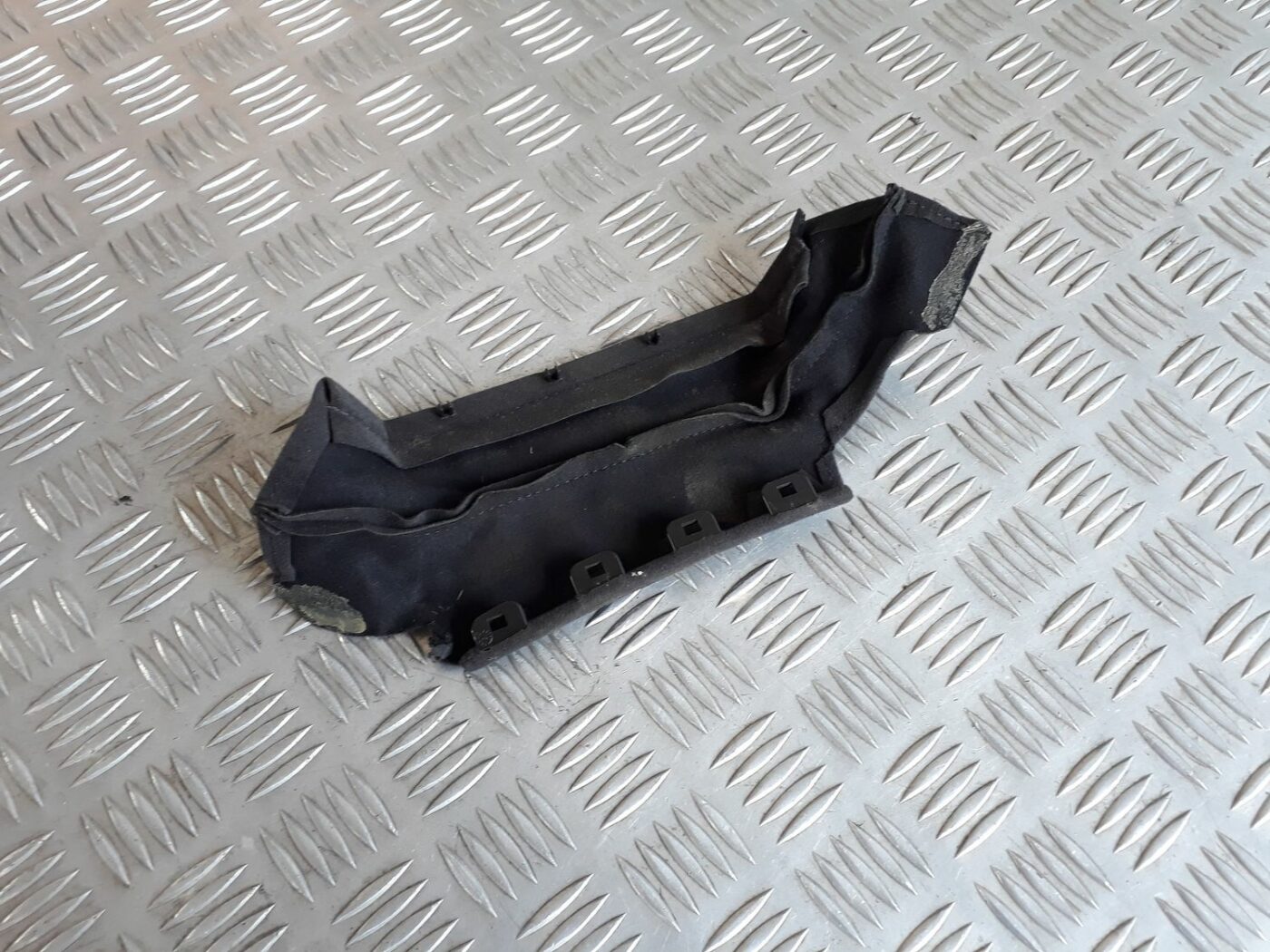 Stūres statnes putekļu aizsargs (salonā) priekš BMW 530D E61 2006 TOURING BLUE 2 Stūres statnes putekļu aizsargs (salonā) priekš BMW 530D E61 2006 TOURING BLUE