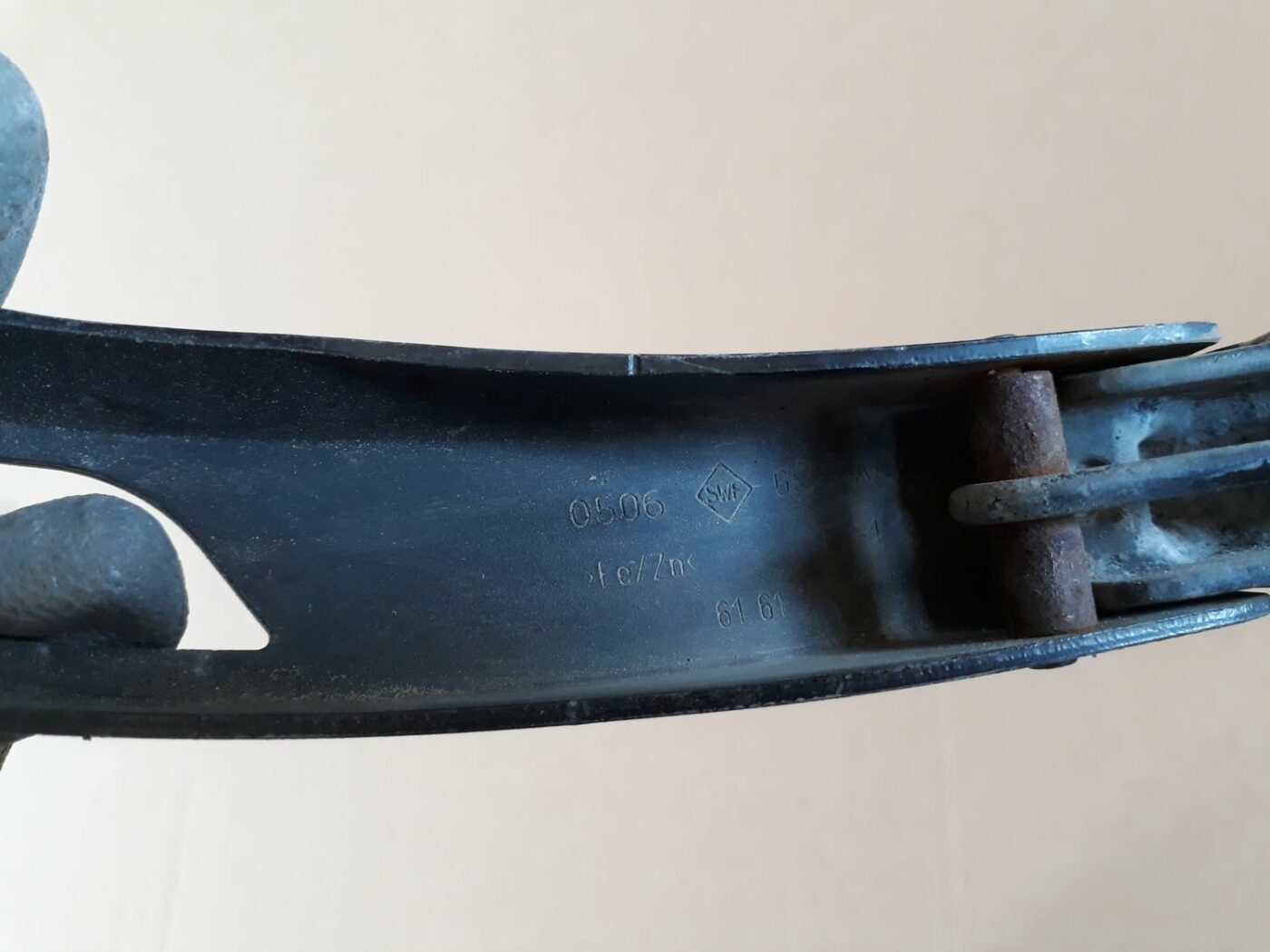 Vējstikla slotu turētājs priekš BMW 530D E61 2006 TOURING BLUE 2 Vējstikla slotu turētājs priekš BMW 530D E61 2006 TOURING BLUE