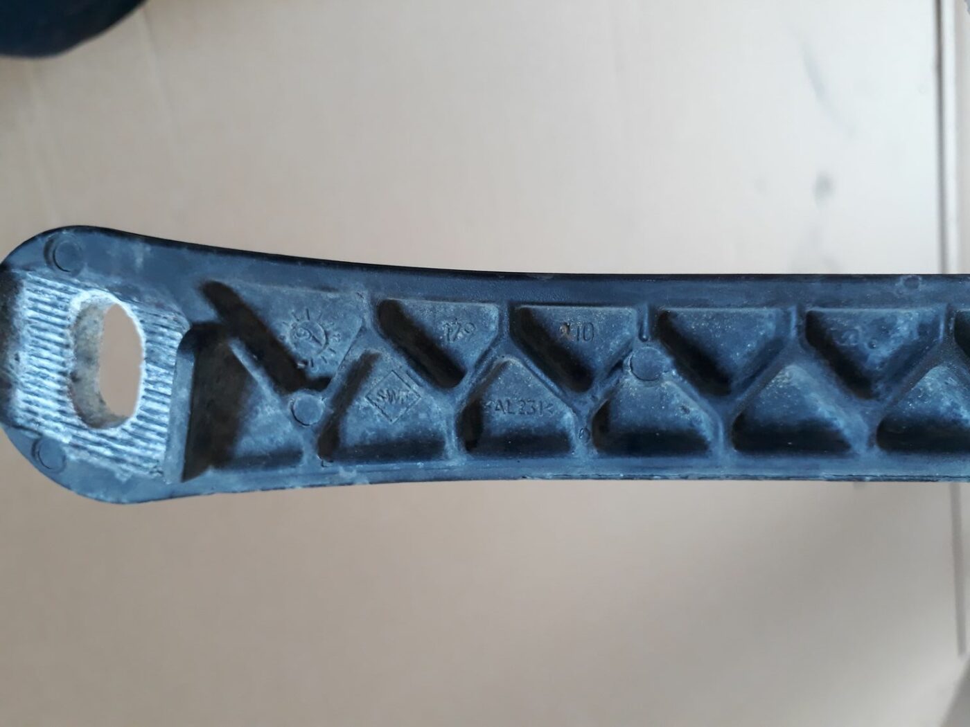 Vējstikla slotu turētājs priekš BMW 530D E61 2006 TOURING BLUE 3 Vējstikla slotu turētājs priekš BMW 530D E61 2006 TOURING BLUE