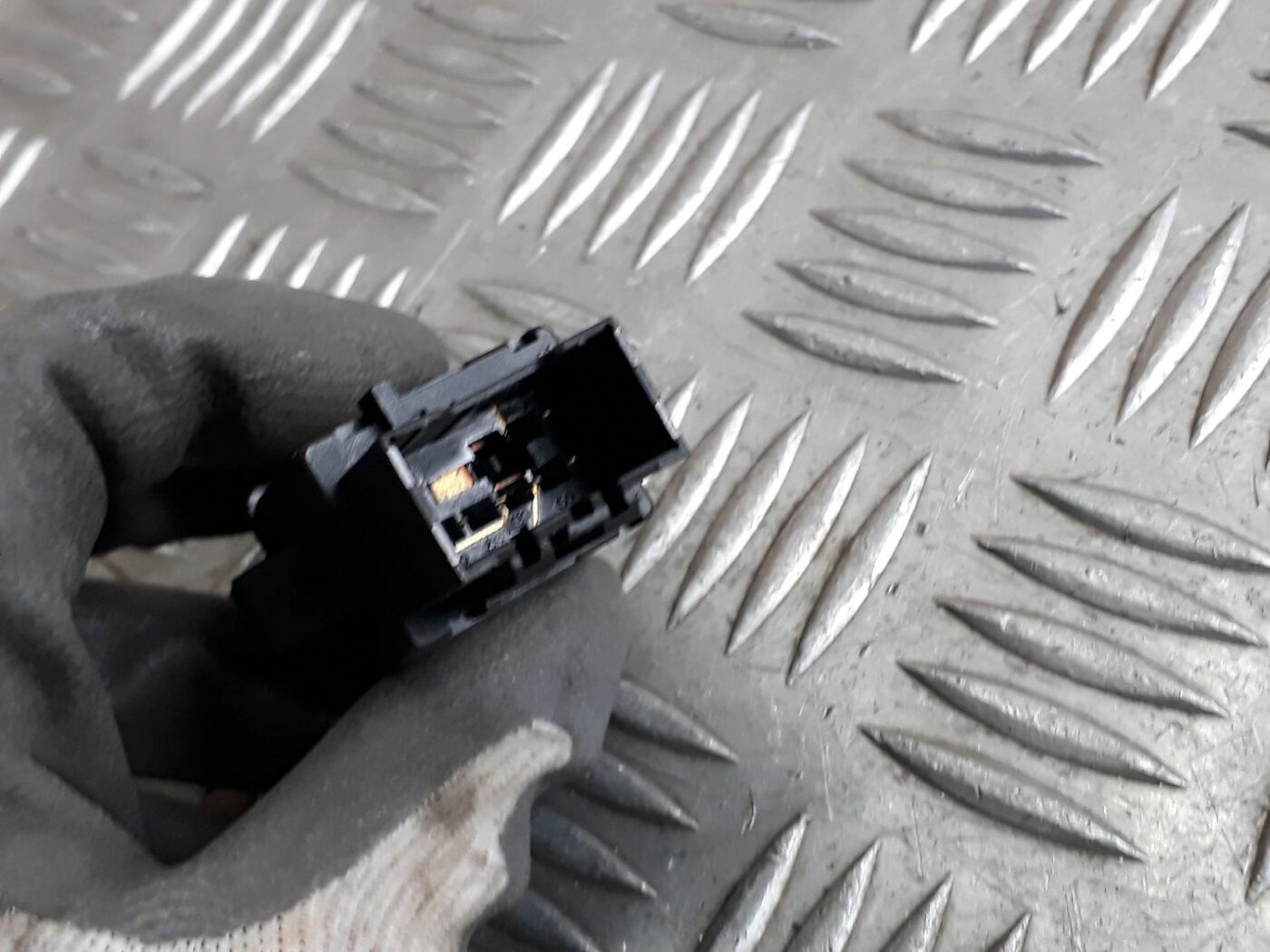 Aizmugurējā stikla apsildes ieslēgšanas poga priekš SEAT IBIZA 2005 4 Aizmugurējā stikla apsildes ieslēgšanas poga priekš SEAT IBIZA 2005