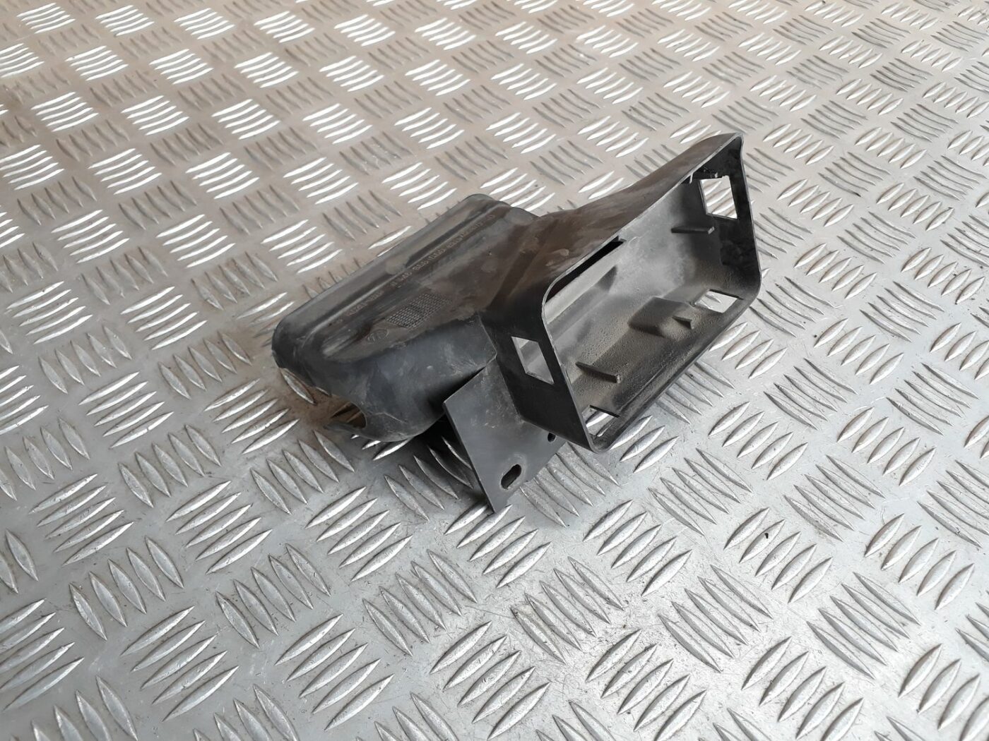 Gaisa vads priekš SEAT IBIZA 2005 1 Gaisa vads priekš SEAT IBIZA 2005