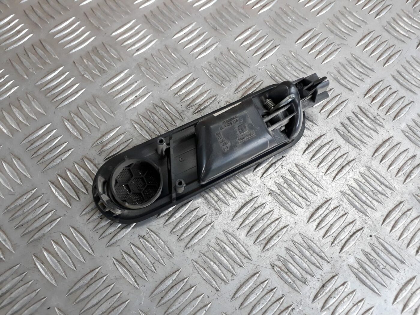 Salona durvju rokturis, aizmugures labais priekš SEAT IBIZA 2005