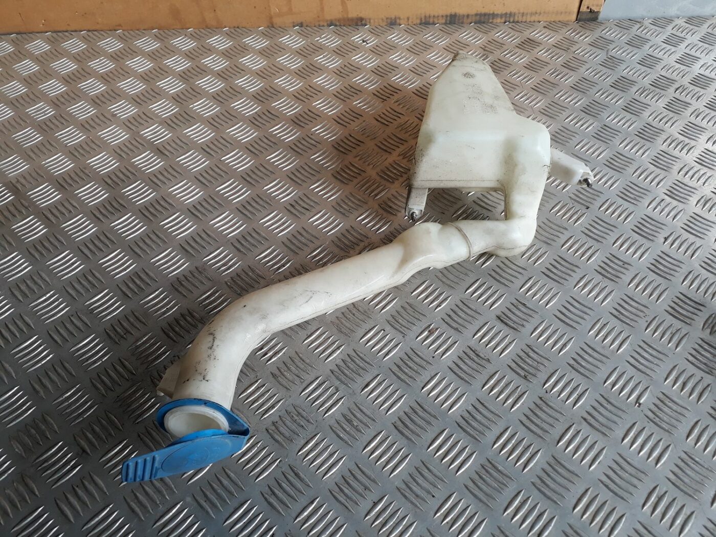 Mazgātāja šķidruma tvertne priekš SEAT IBIZA 2005