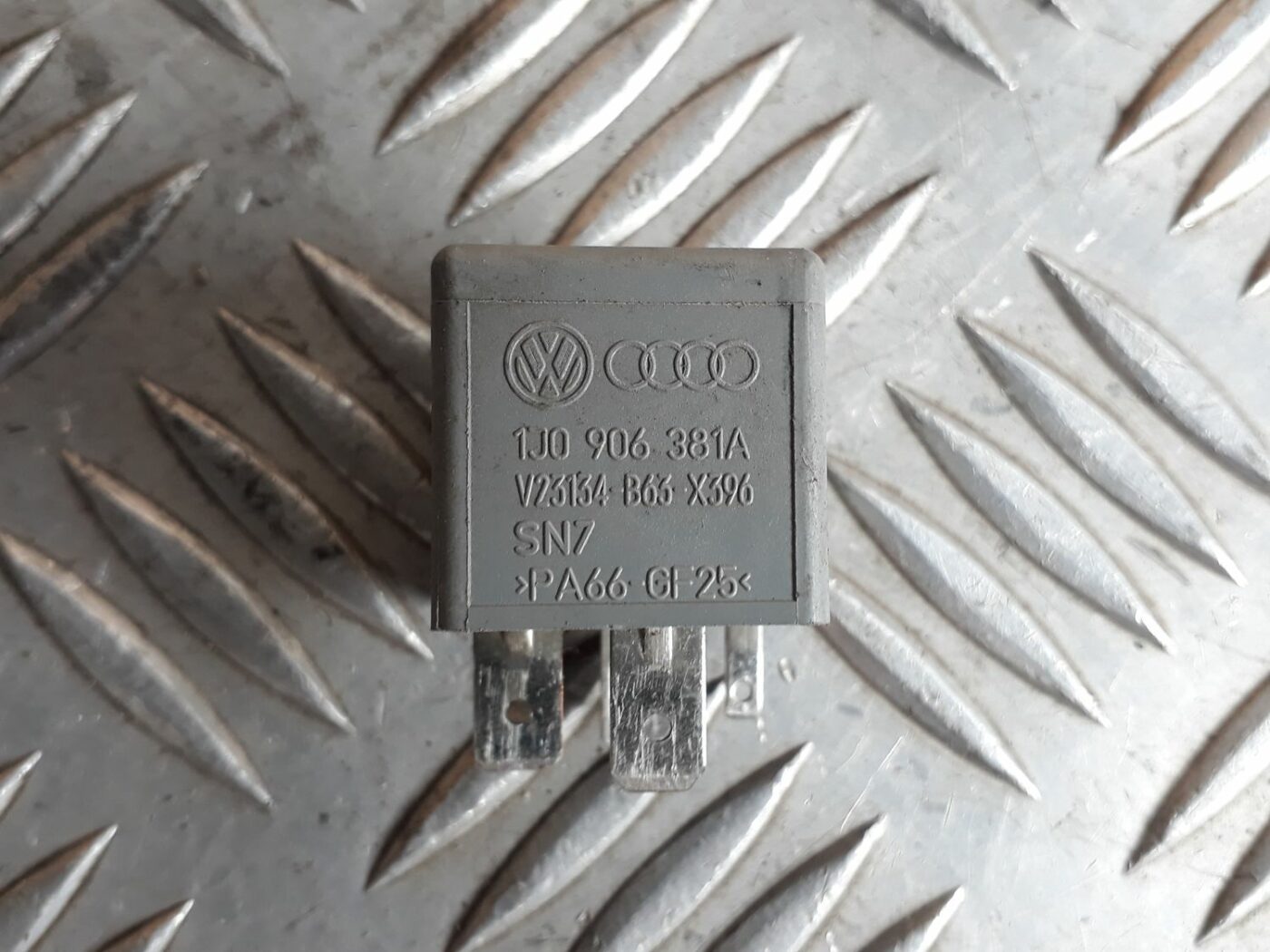 Degvielas sūkņa releja priekš SEAT IBIZA 2005