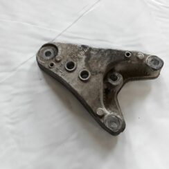 Dzinēja kronšteins priekš SEAT IBIZA 2005