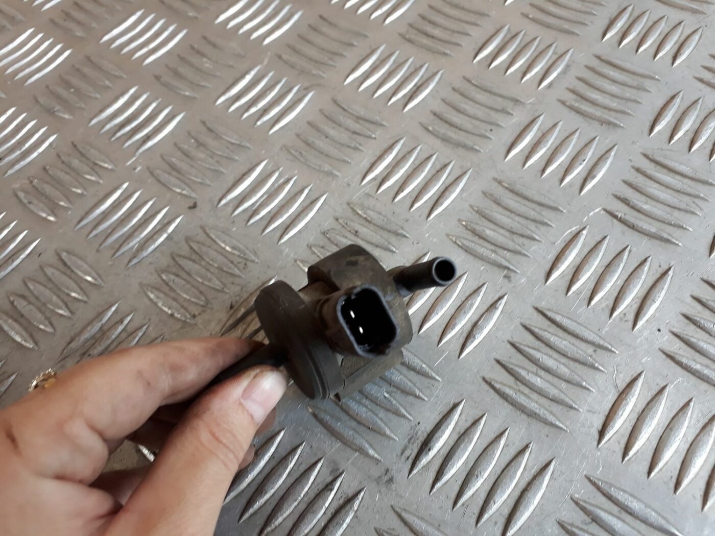 Solenoīda vakuuma vārsts priekš HYUNDAI I20 2011 5 Solenoīda vakuuma vārsts priekš HYUNDAI I20 2011