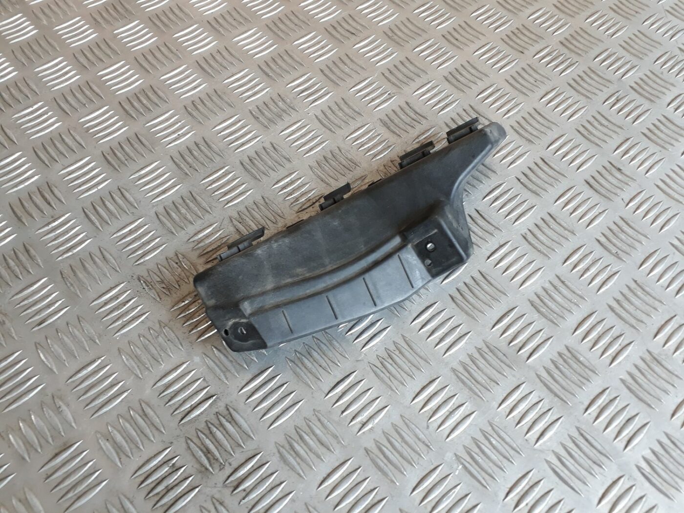 Priekšēja bufera kronšteins priekš HYUNDAI I20 2011 1 Priekšēja bufera kronšteins priekš HYUNDAI I20 2011