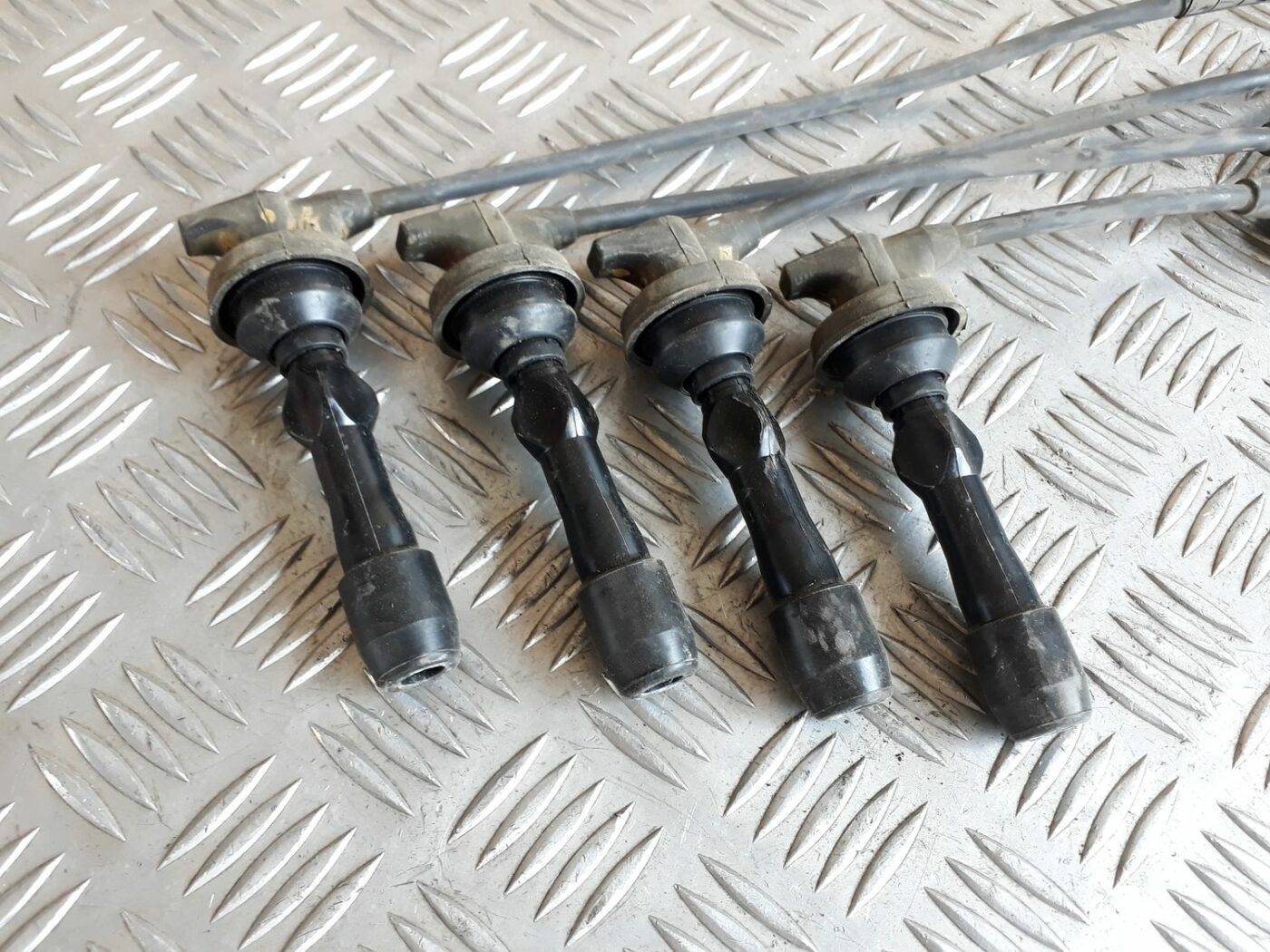 Kvēlsveču vadi priekš HYUNDAI I20 2011 2 Kvēlsveču vadi priekš HYUNDAI I20 2011