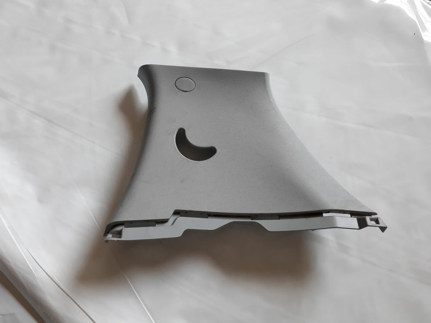 Aizmugurējas salona statnes apdare priekš HYUNDAI I20 2011