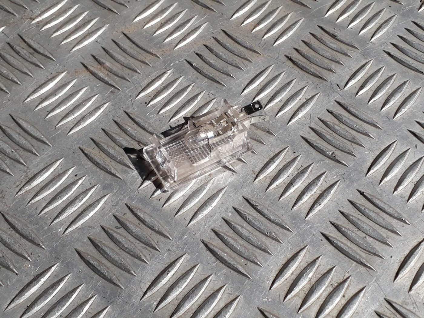 Apgaismojums bagažnieka nodalījuma priekš HYUNDAI I20 2011 2 Apgaismojums bagažnieka nodalījuma priekš HYUNDAI I20 2011