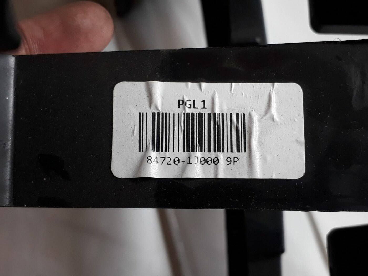 Centrālās konsoles (apdares) sānu panelis priekš HYUNDAI I20 2011