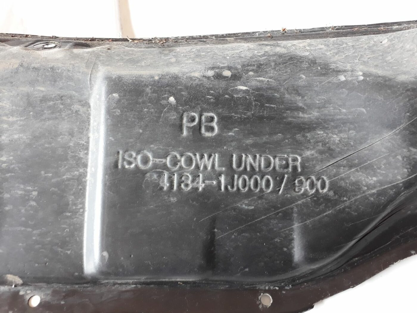 Priekšējā radiatora rāmja augšēja daļa priekš HYUNDAI I20 2011