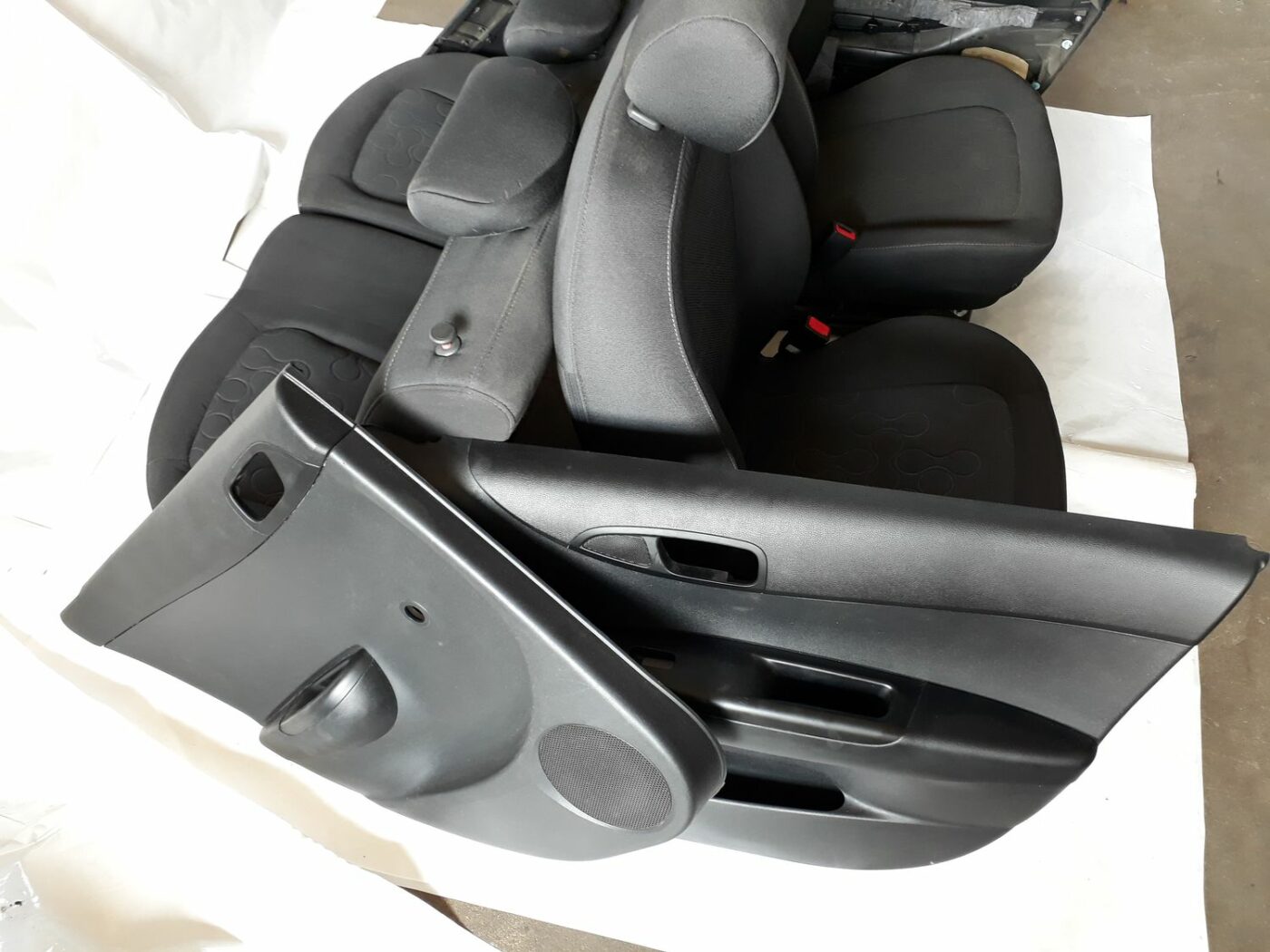 Sēdekļu komplekts priekš HYUNDAI I20 2011 26 Sēdekļu komplekts priekš HYUNDAI I20 2011