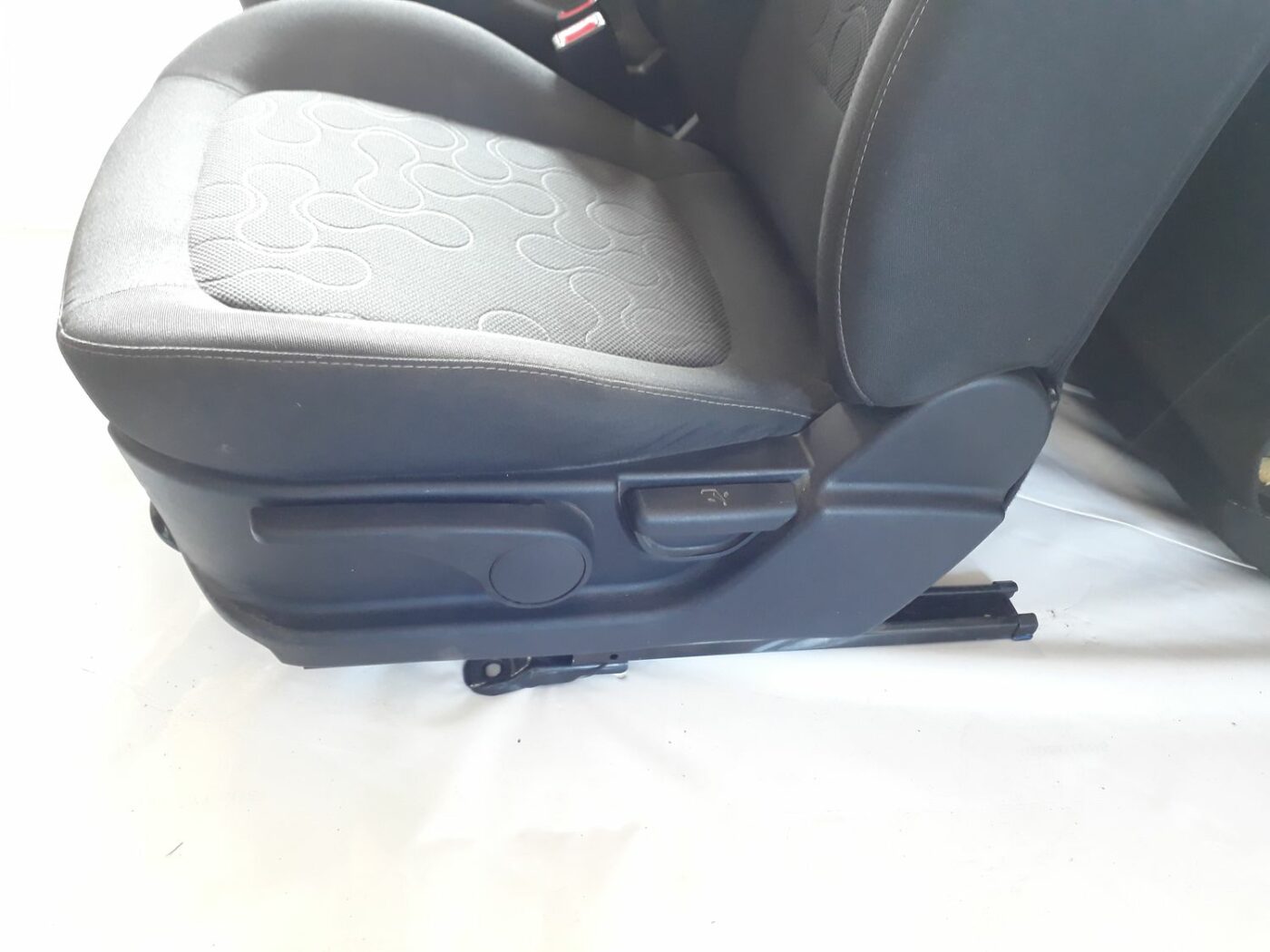 Sēdekļu komplekts priekš HYUNDAI I20 2011 17 Sēdekļu komplekts priekš HYUNDAI I20 2011