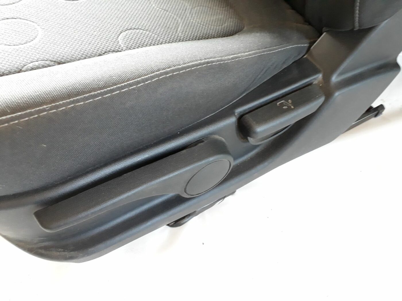 Sēdekļu komplekts priekš HYUNDAI I20 2011 16 Sēdekļu komplekts priekš HYUNDAI I20 2011