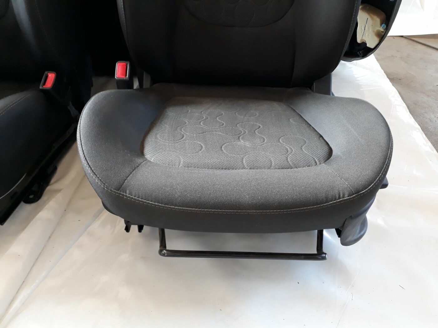 Sēdekļu komplekts priekš HYUNDAI I20 2011 14 Sēdekļu komplekts priekš HYUNDAI I20 2011