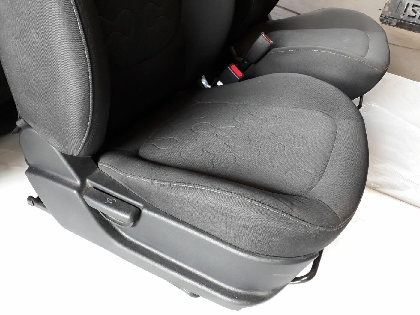 Sēdekļu komplekts priekš HYUNDAI I20 2011 13 Sēdekļu komplekts priekš HYUNDAI I20 2011