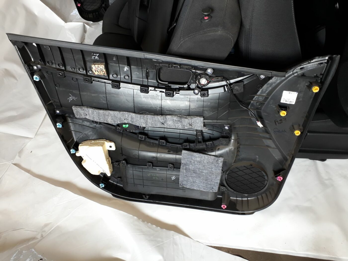 Sēdekļu komplekts priekš HYUNDAI I20 2011 9 Sēdekļu komplekts priekš HYUNDAI I20 2011