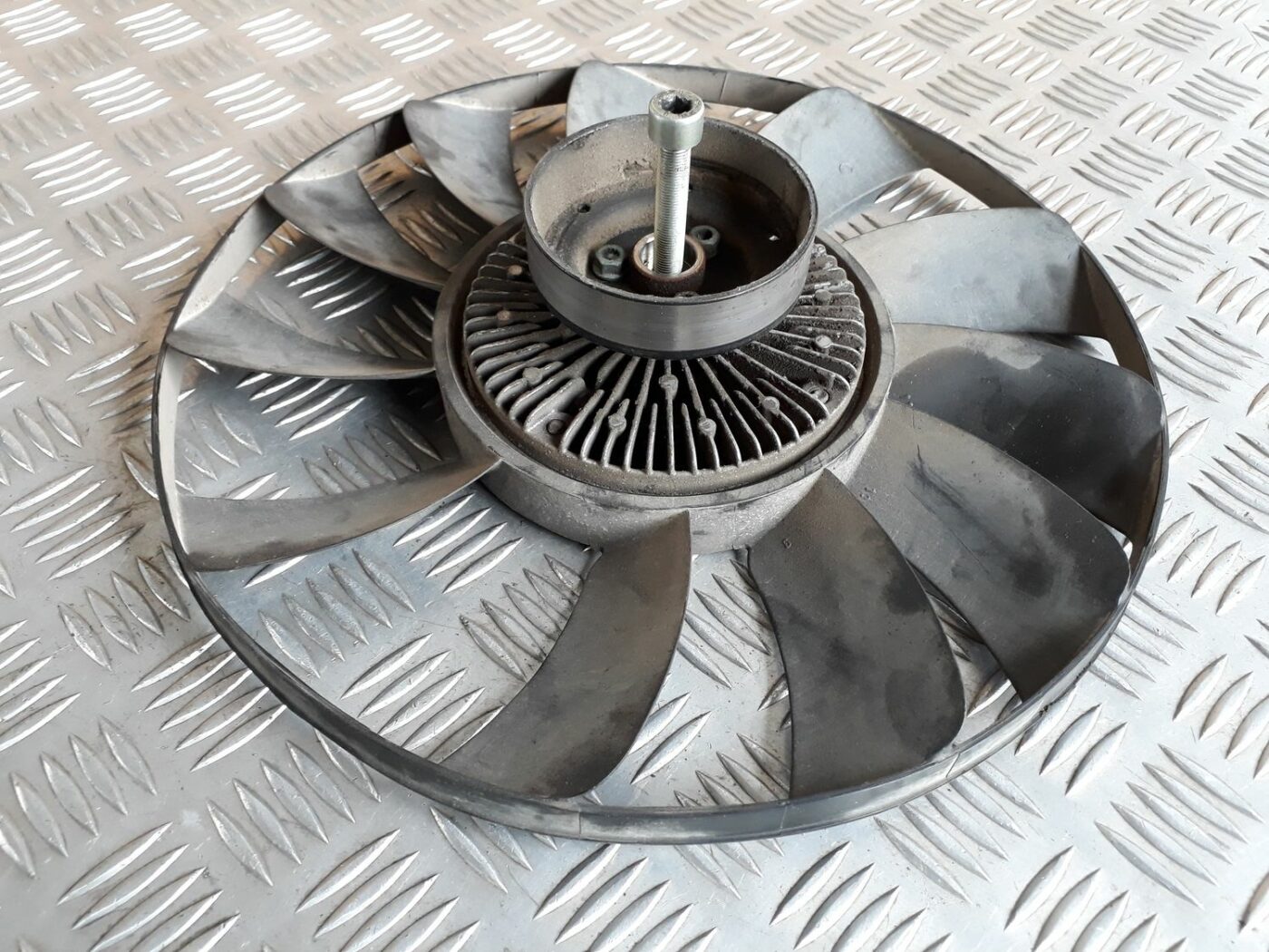 Dzesēšanas radiatora ventilators priekš AUDI A4 1999