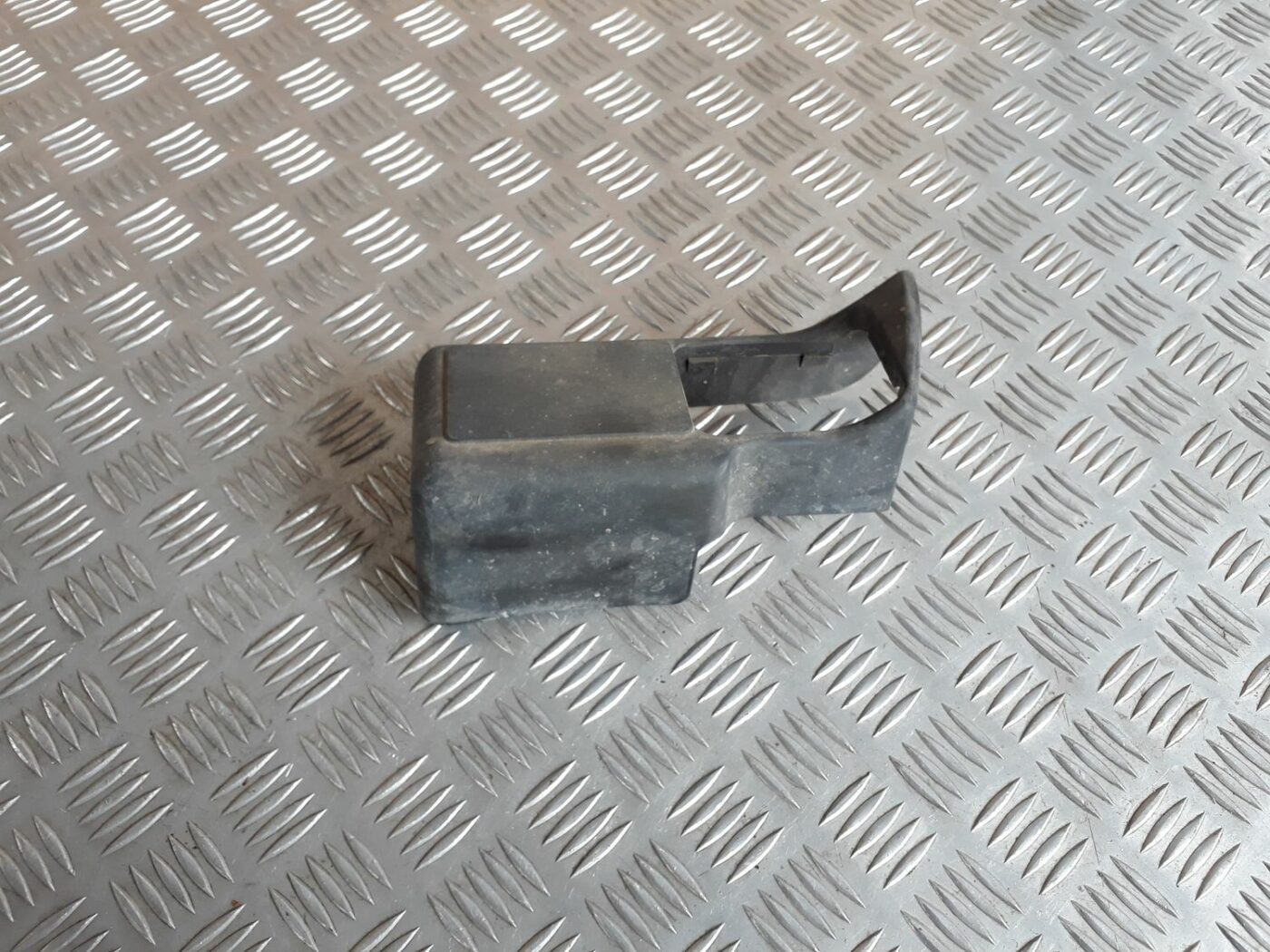 Salona plastmasa priekš AUDI A4 1999 1 Salona plastmasa priekš AUDI A4 1999