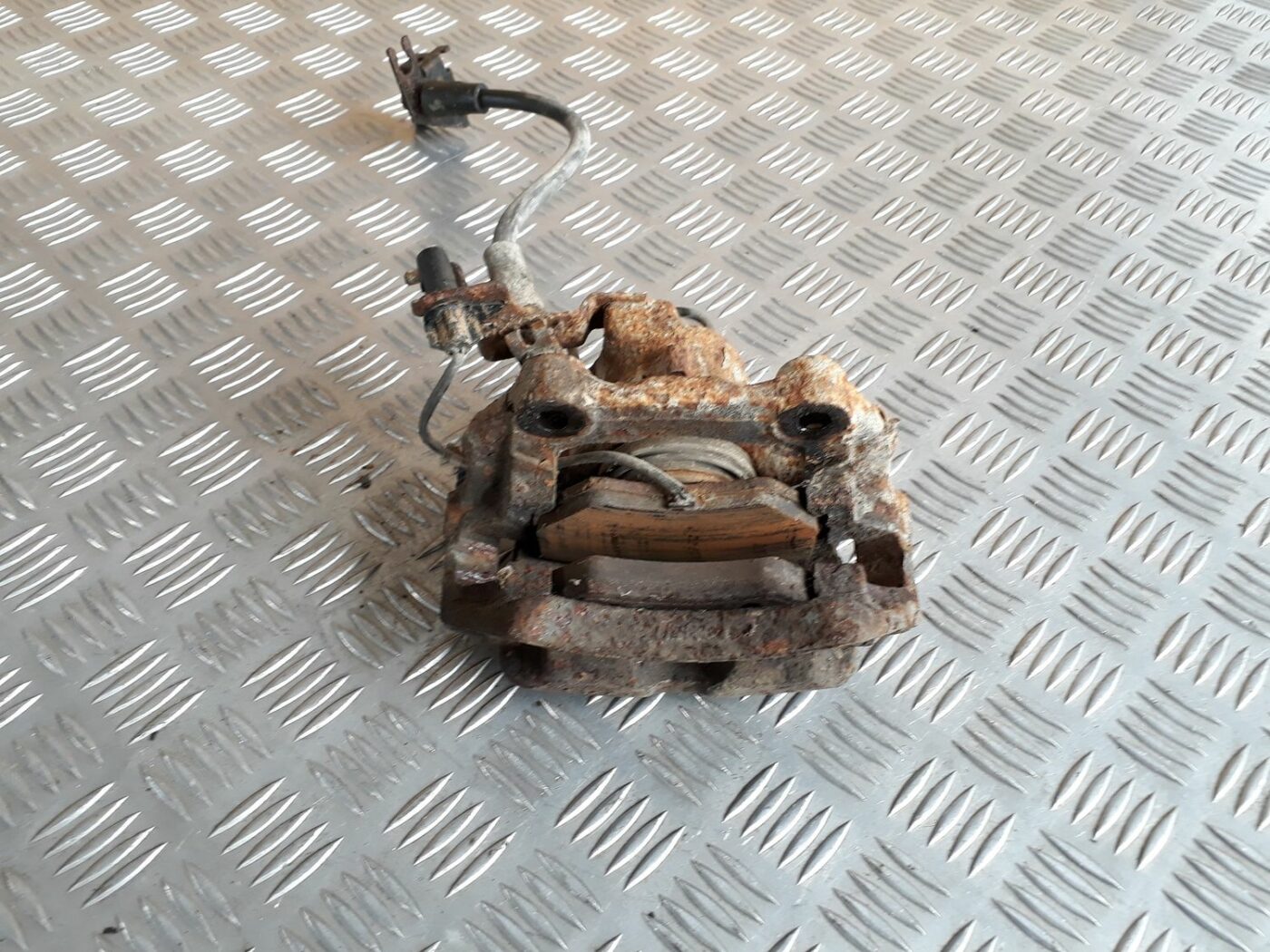 Priekšējais labais suports priekš AUDI A4 1999 6 Priekšējais labais suports priekš AUDI A4 1999