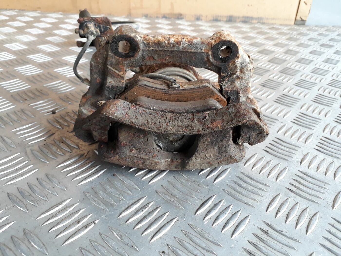 Priekšējais labais suports priekš AUDI A4 1999 5 Priekšējais labais suports priekš AUDI A4 1999