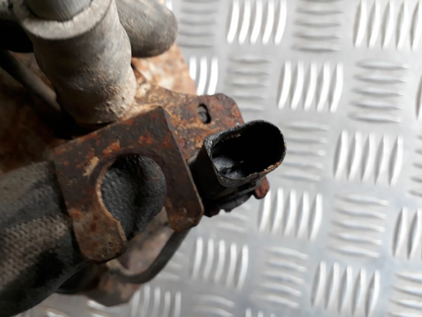 Priekšējais labais suports priekš AUDI A4 1999 3 Priekšējais labais suports priekš AUDI A4 1999