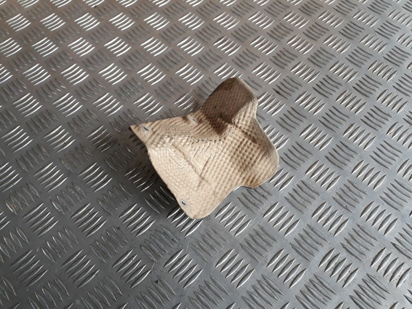 Karstuma aizsargs (mazs) priekš AUDI A4 1999