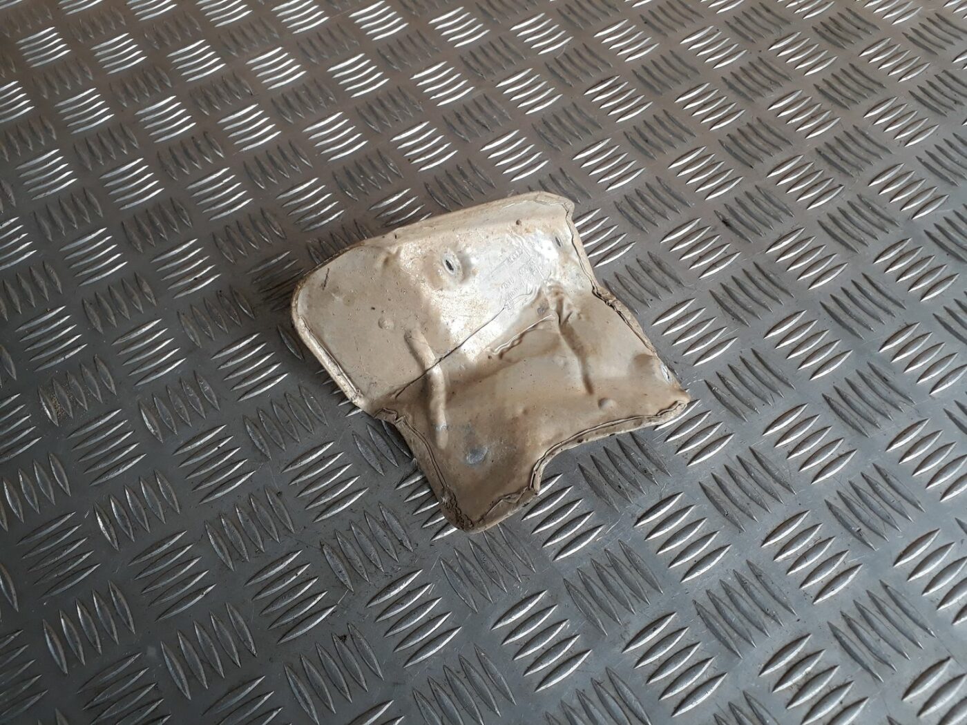 Karstuma aizsargs (mazs) priekš AUDI A4 1999