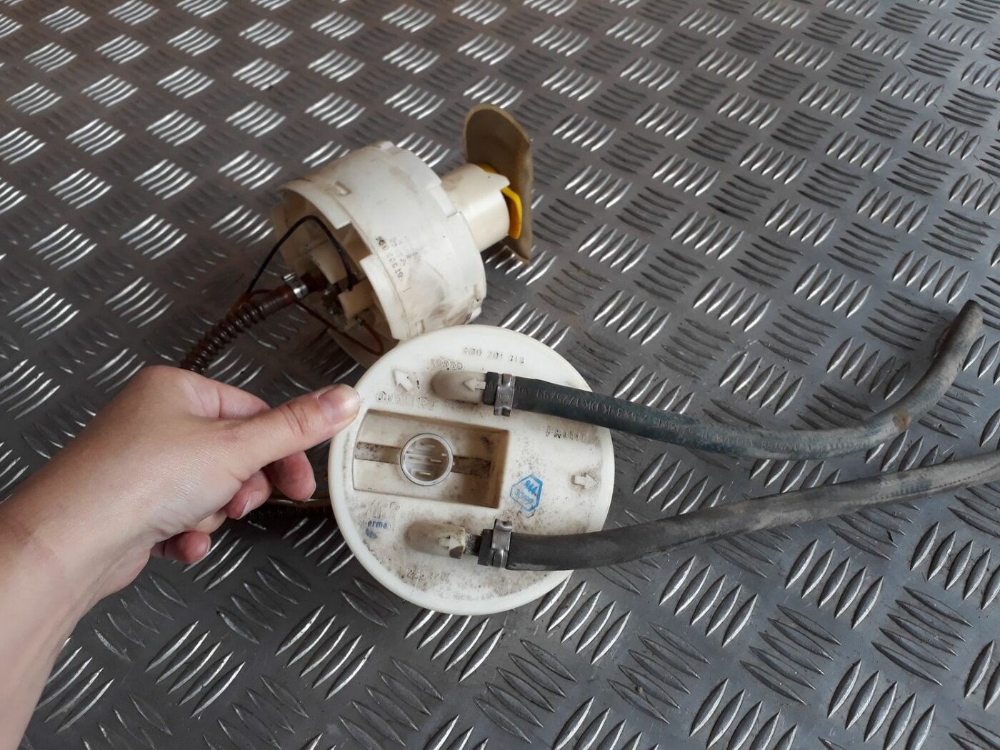 Degvielas tvertnes sūknis priekš AUDI A4 1999 3 Degvielas tvertnes sūknis priekš AUDI A4 1999