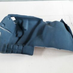 Bagāžnieka nodalījuma sānu apdare priekš AUDI A4 1999