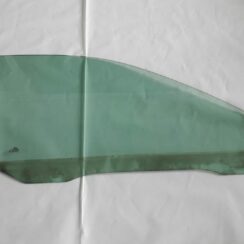 Priekšējo labo durvju stikls priekš AUDI A4 1999