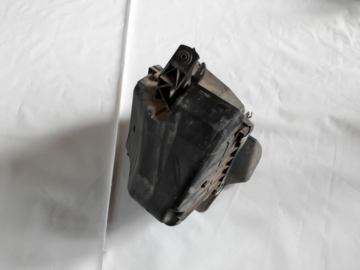 Gaisa filtra korpuss priekš AUDI A4 1999 1 Gaisa filtra korpuss priekš AUDI A4 1999