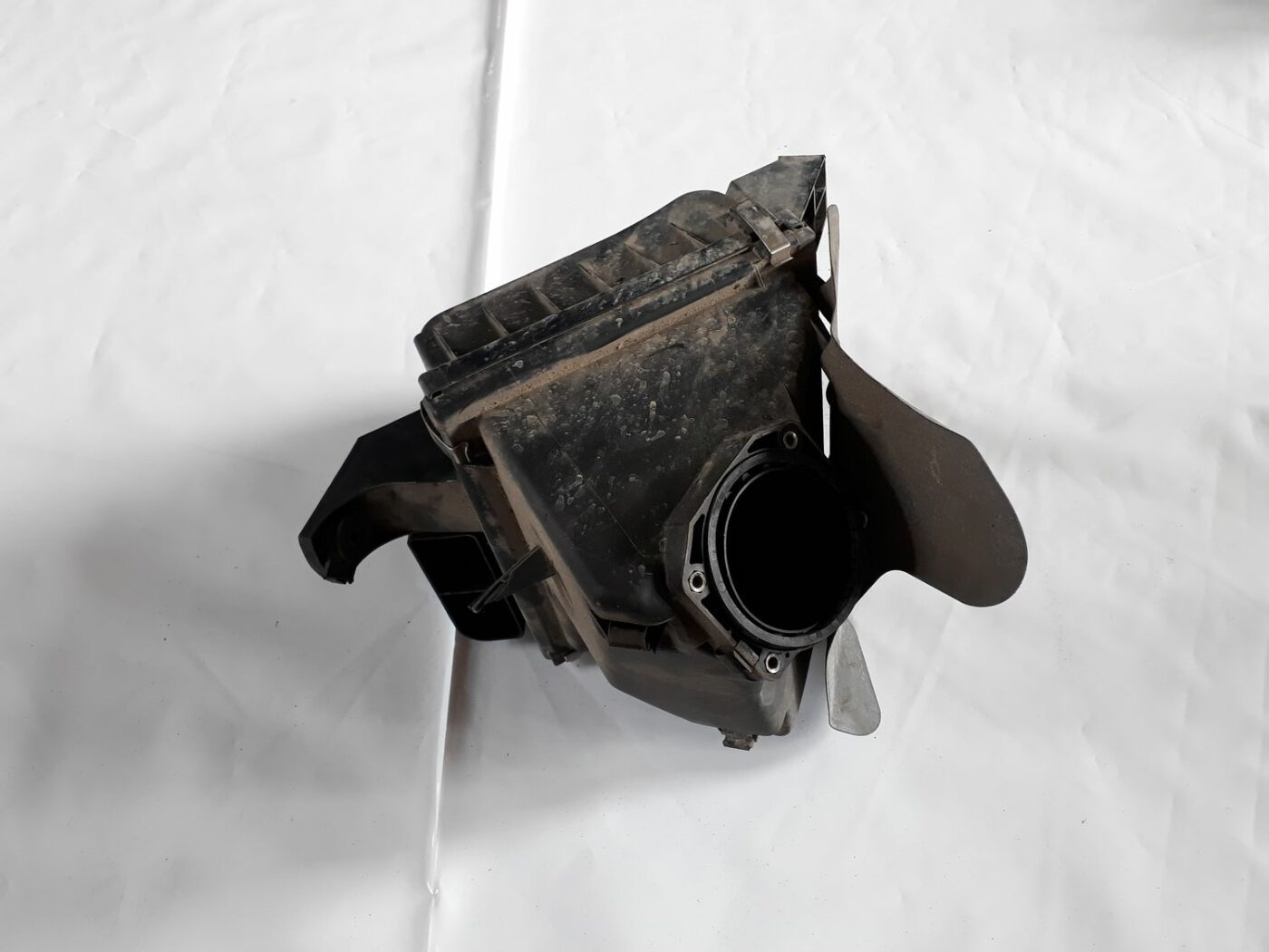 Gaisa filtra korpuss priekš AUDI A4 1999 4 Gaisa filtra korpuss priekš AUDI A4 1999