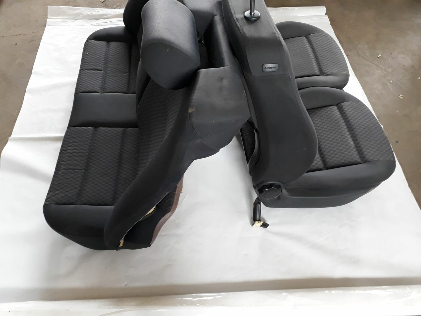 Sēdekļu komplekts priekš AUDI A4 1999 5 Sēdekļu komplekts priekš AUDI A4 1999