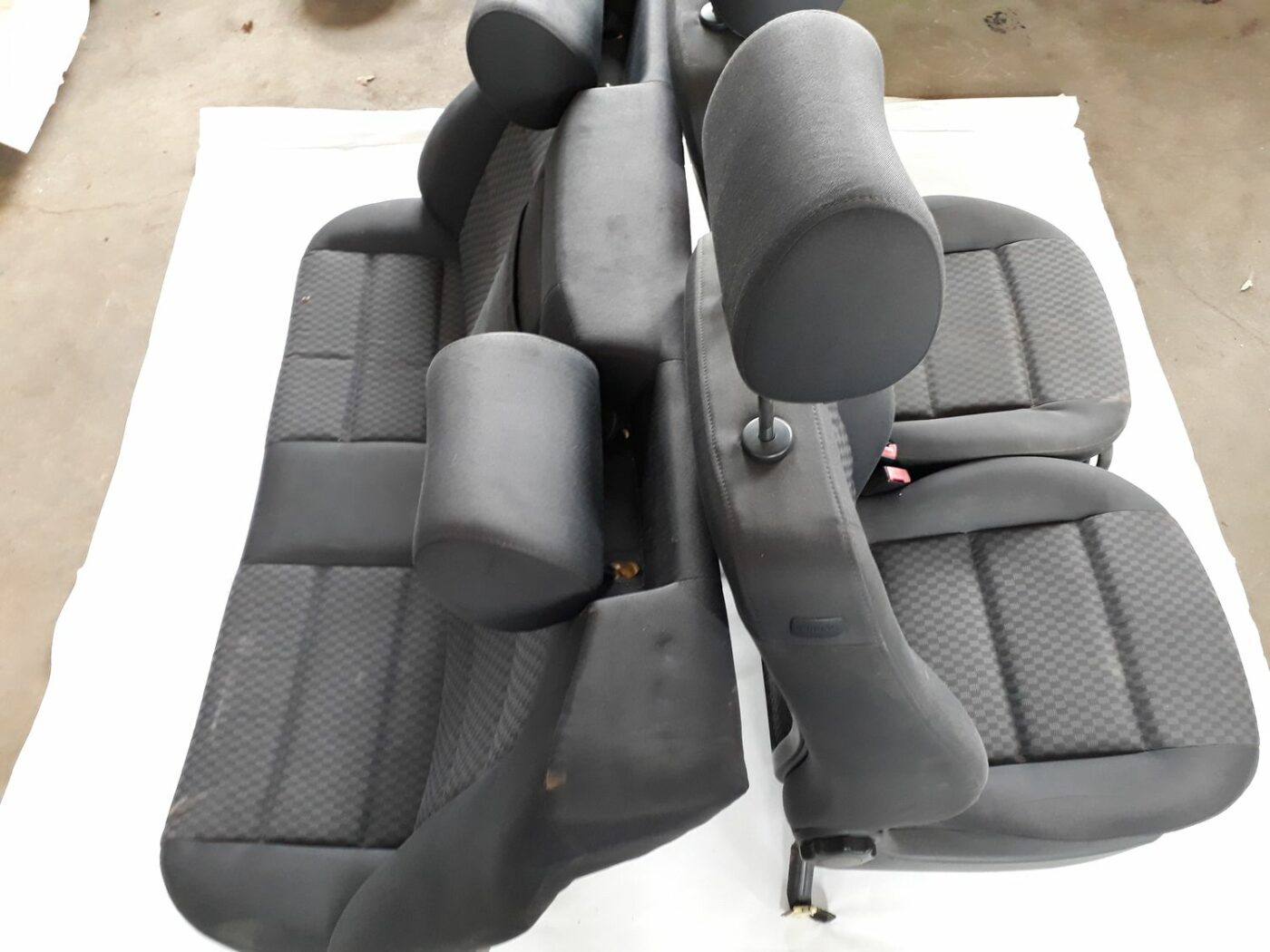 Sēdekļu komplekts priekš AUDI A4 1999 4 Sēdekļu komplekts priekš AUDI A4 1999