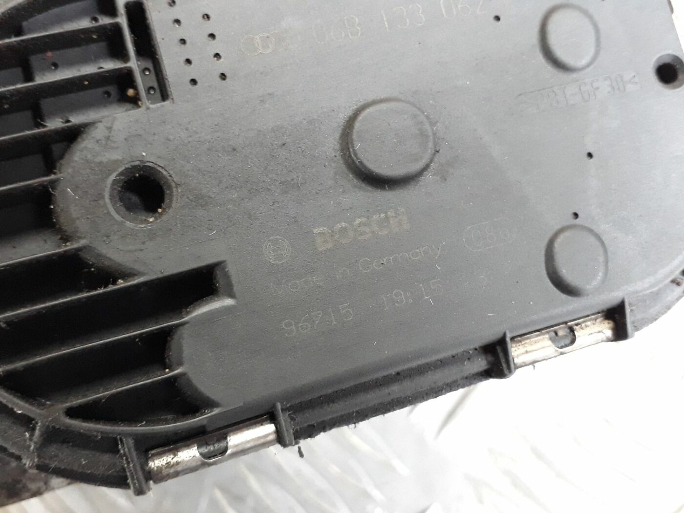 Droseļvārsts priekš AUDI A4 1999 6 Droseļvārsts priekš AUDI A4 1999